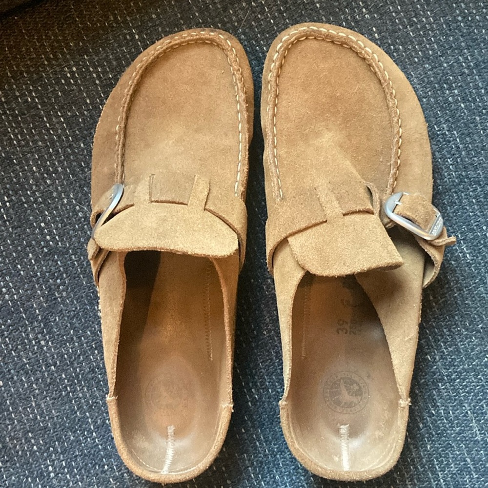 Birkenstocks 39
